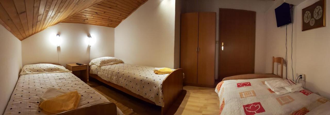 Rooms With Shared Kitchen Zver, Great For Hikers Hudajuzna Eksteriør billede