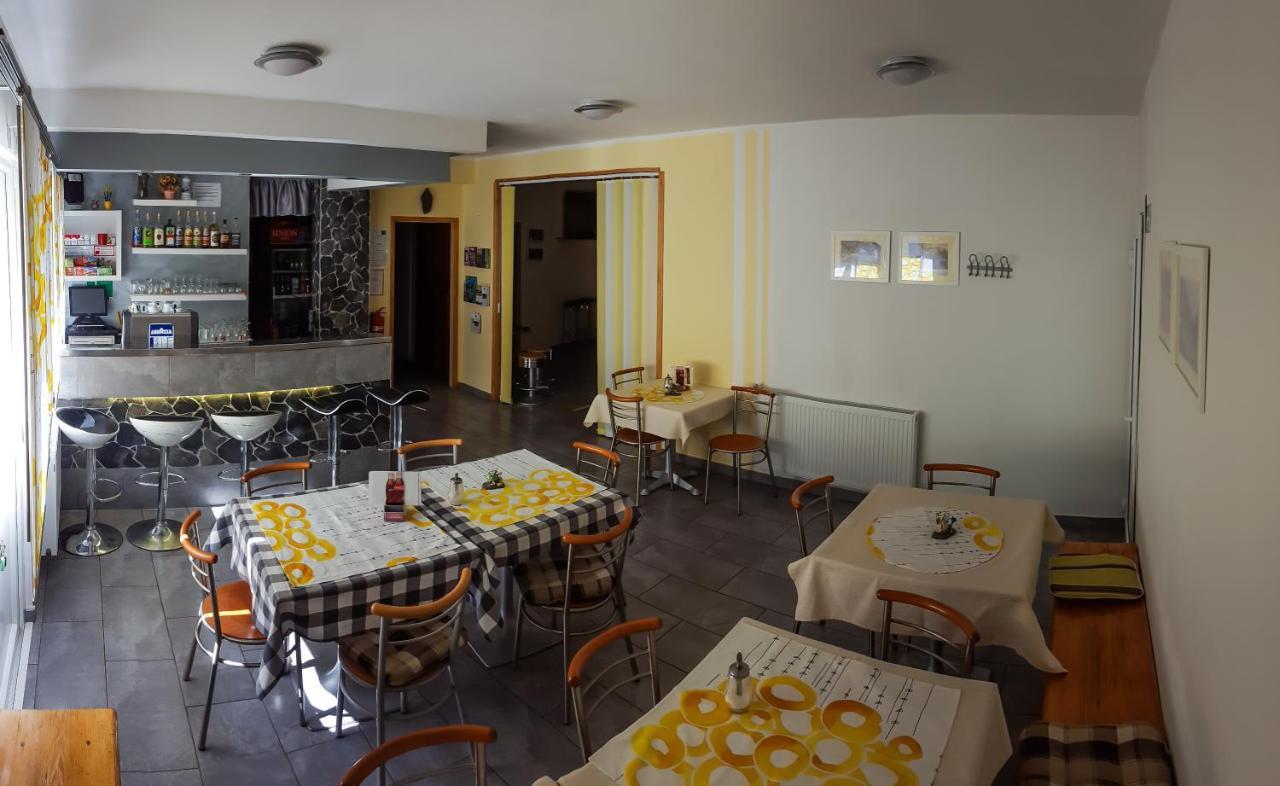 Rooms With Shared Kitchen Zver, Great For Hikers Hudajuzna Eksteriør billede