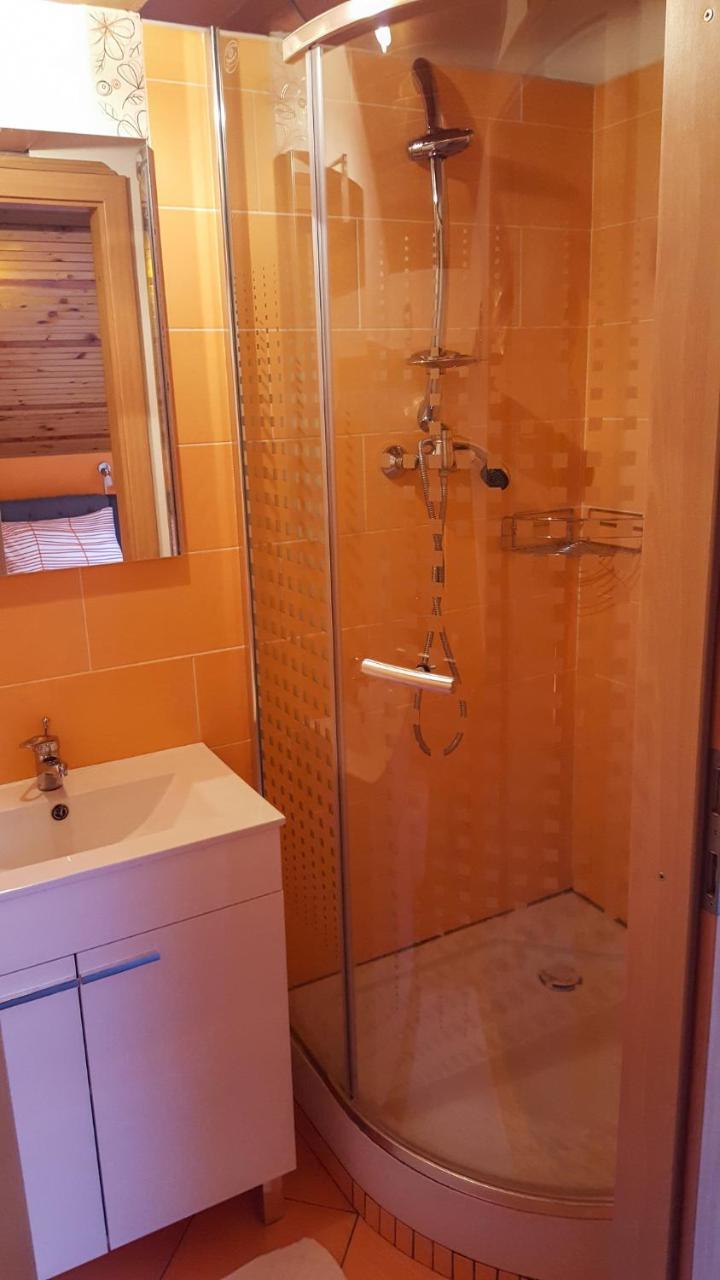 Rooms With Shared Kitchen Zver, Great For Hikers Hudajuzna Eksteriør billede